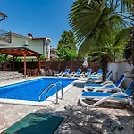 別荘 Kiko, A Private Oasis In Labin Vinež