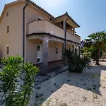 別荘 Kiko, A Private Oasis In Labin Vinež