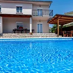 別荘 Kiko, A Private Oasis In Labin Vinež