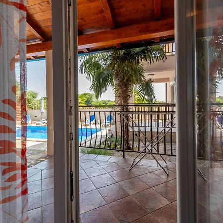 Kiko, A Private Oasis In Labin Nyaraló